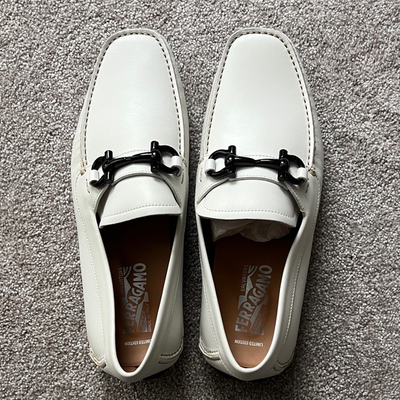 Salvatore Ferragamo Cream Leather Men's Loafers